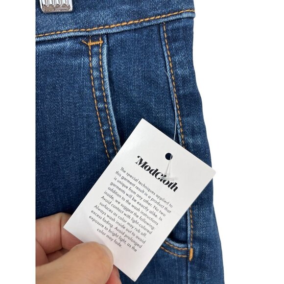 ModCloth The Grier Wide Leg Flare Jeans Ultra High Rise Dark Blue Wash plus 26 - Picture 3 of 12